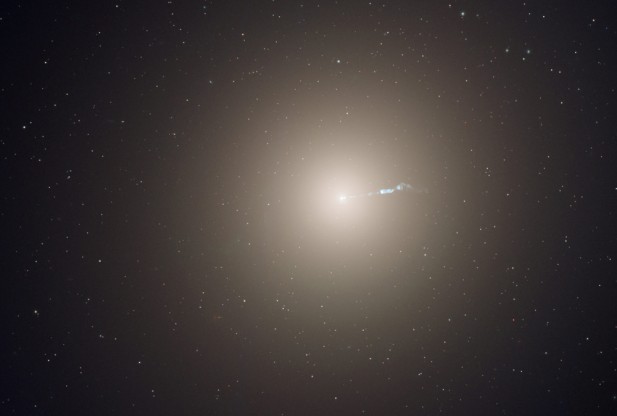 elliptical-galaxy-M87-617x416